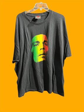 Bob Marley graphic Tshirt !
